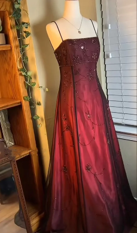 Women's Everyday Attire Burgundy Spaghetti Straps Exquisite Beaded Long Tulle Ball Gown Evening Dress gh3208