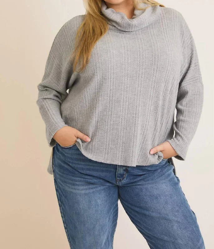 Women's Athletic Outfit Plus Mae Sweater In Grey