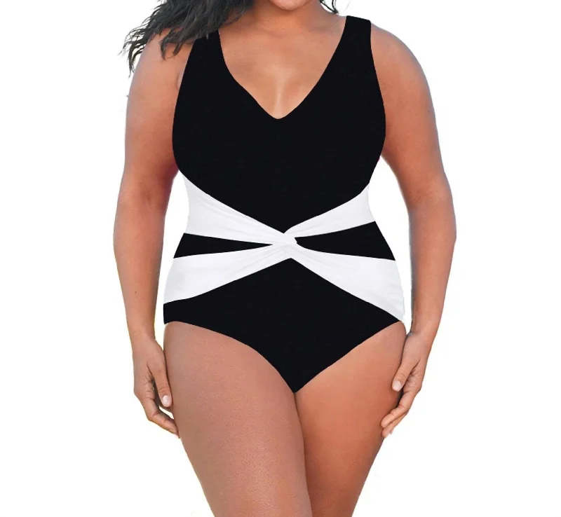 Clothing Woman Plus Size V-Neck Twist Front One Piece Swimsuit In Black