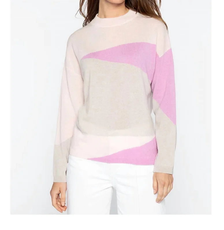 Women's Trendy Attire Waves Crewneck Sweater In Shell Multi