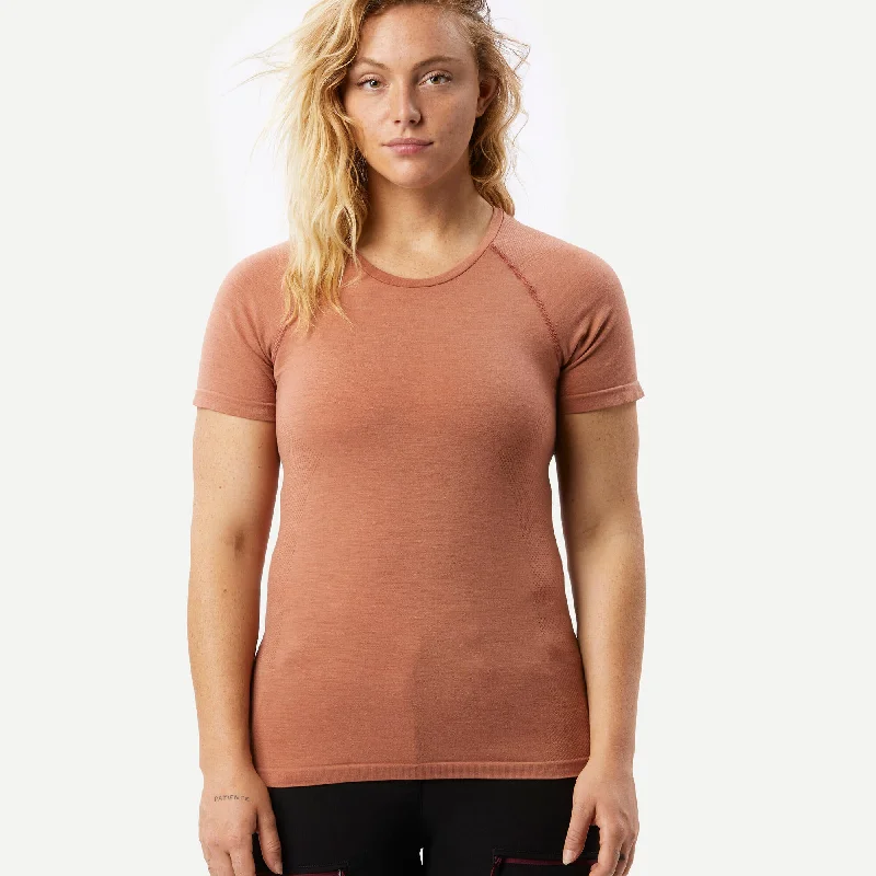 Comfortable Women's Clothes Forclaz Women's seamless short-sleeved Merino wool Backpacking t-shirt - MT900