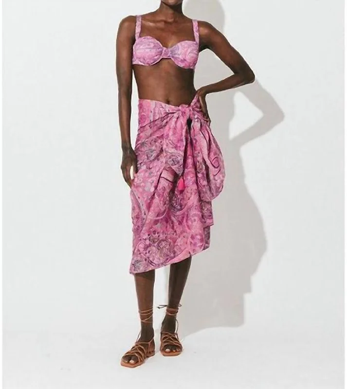 Modern Women's Outfit Paisley Sarong In Caymen Pink