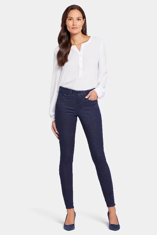 Women's Evening Wear Ami Skinny Jeans In Tall - Rinse