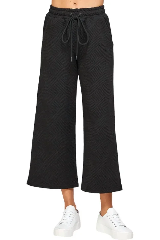 Women's Professional Garments Hamptons Textured Cropped Wide Pants In Black