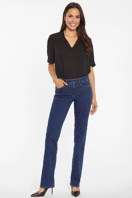 Bold and Elegant Women's Fashion Marilyn Straight Jeans In Petite - Quinn