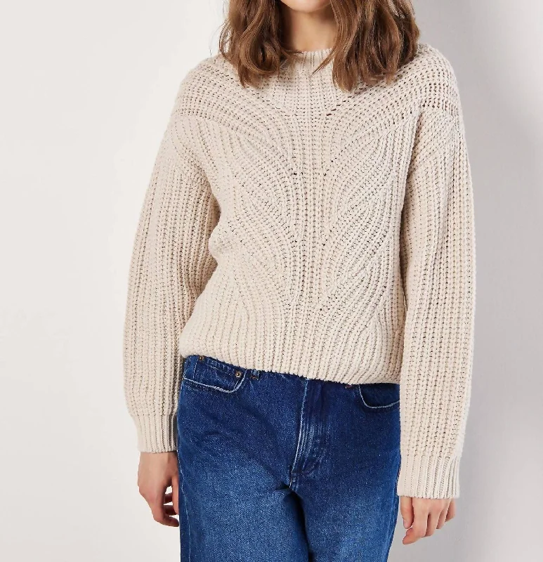 Women's Travel Attire Chunky Cable Knit Sweater In Stone