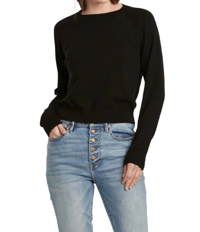 Charming Women's Holiday Apparel Maritza Sweater In Black